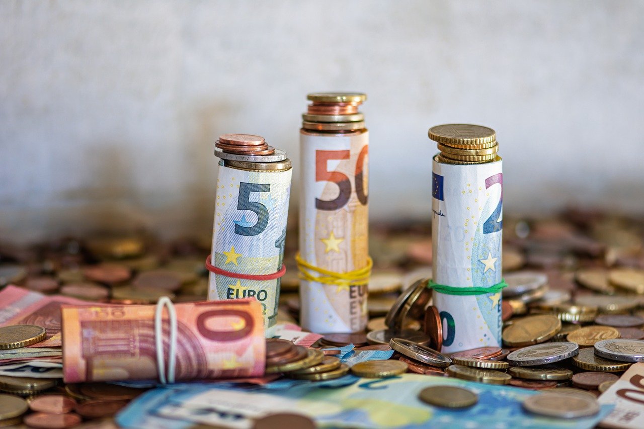 Cómo se puede ganar dinero en educación con la IA… sin necesidad de tener ni pajolera idea de educación